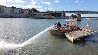 Construction Bateau aluminium professionnel coque en V Littoral Marseillan